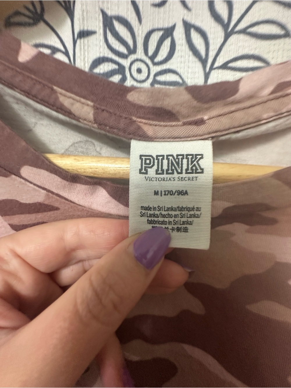 Victoria's Secret PINK Camo Pocket Tee Mauve Pink Camouflage T-Shirt Medium - Picture 4 of 4